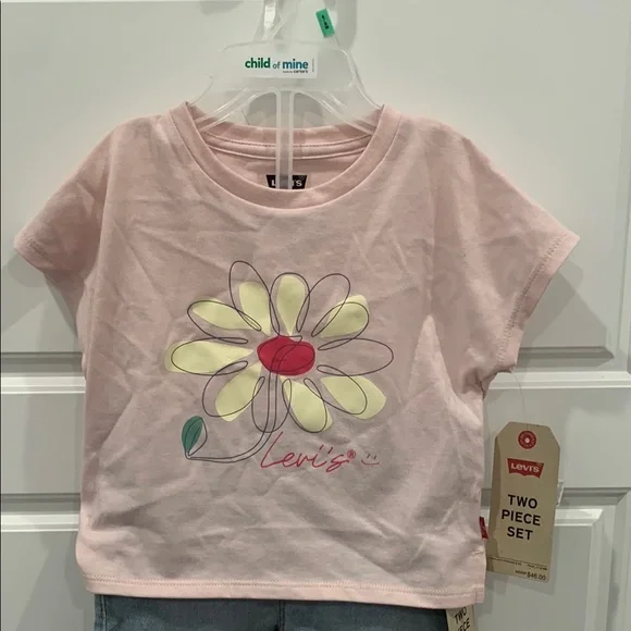 Levi's Girls Two Piece Short Sleeve Tee with shorts - Picture 2 of 8